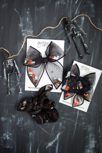 Ghosts in the Graveyard Shaker | Whimsy Bow | Halloween 24 Collection