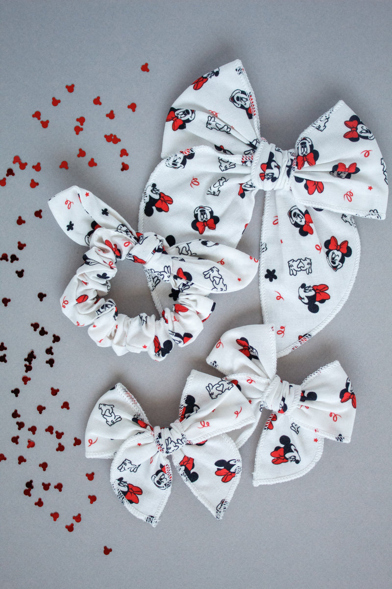 Heart Hands Minnie Scrunchie | Happiest Place Collection