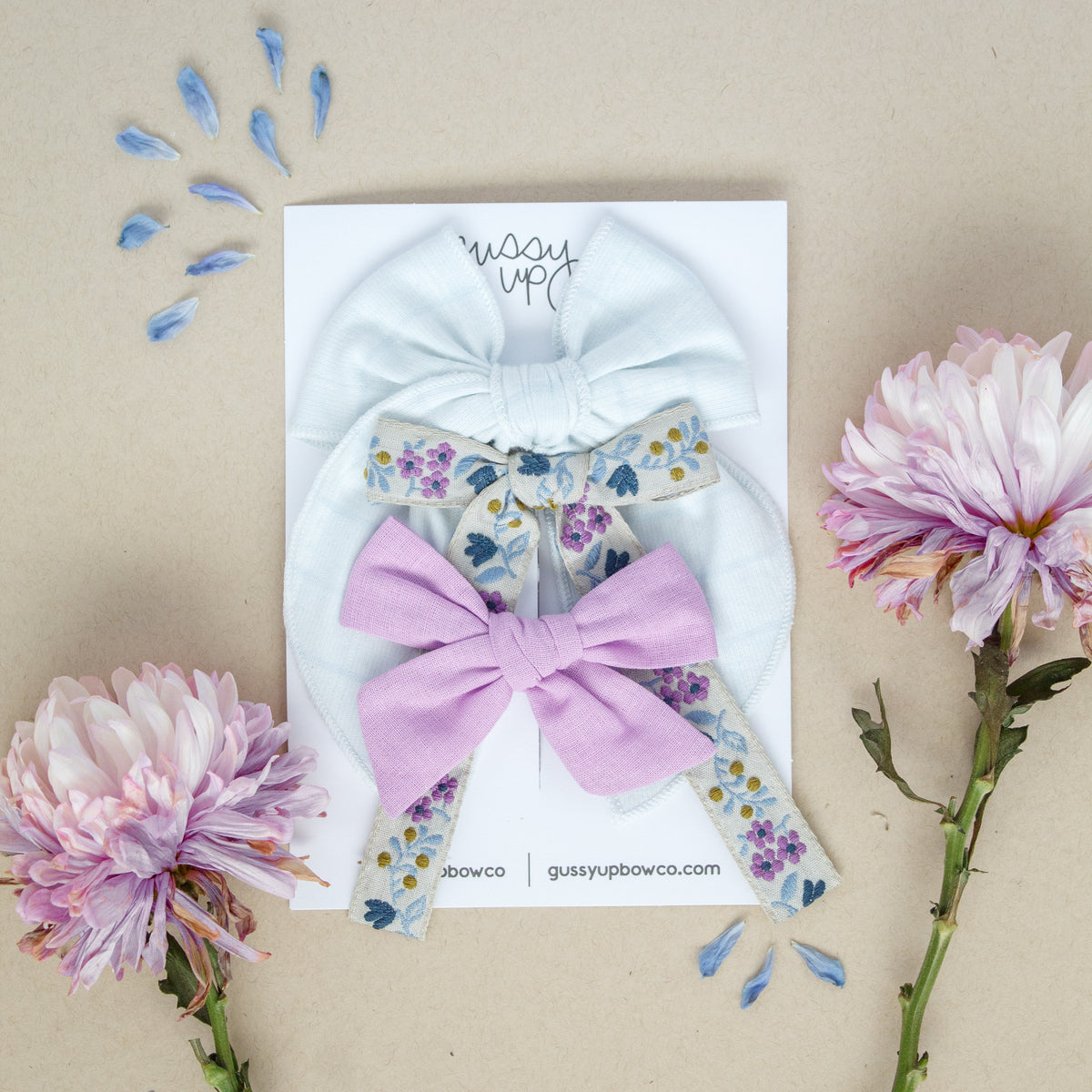 August 24 Subscription Bow Club Set