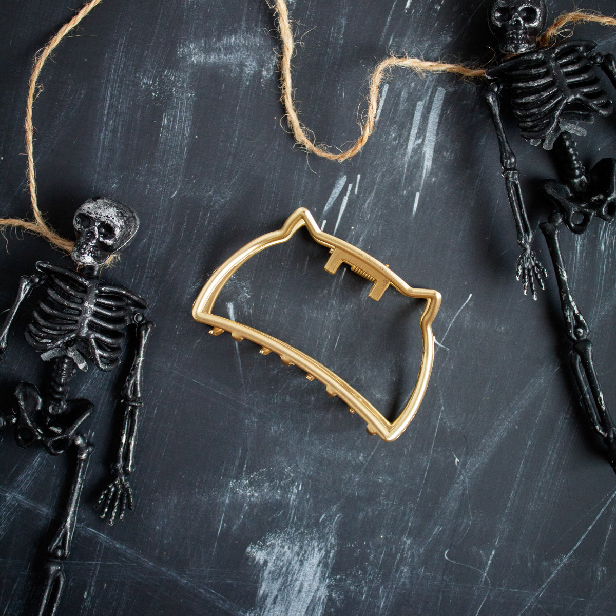 Gold Kitty Claw Clip | Halloween 24 Collection