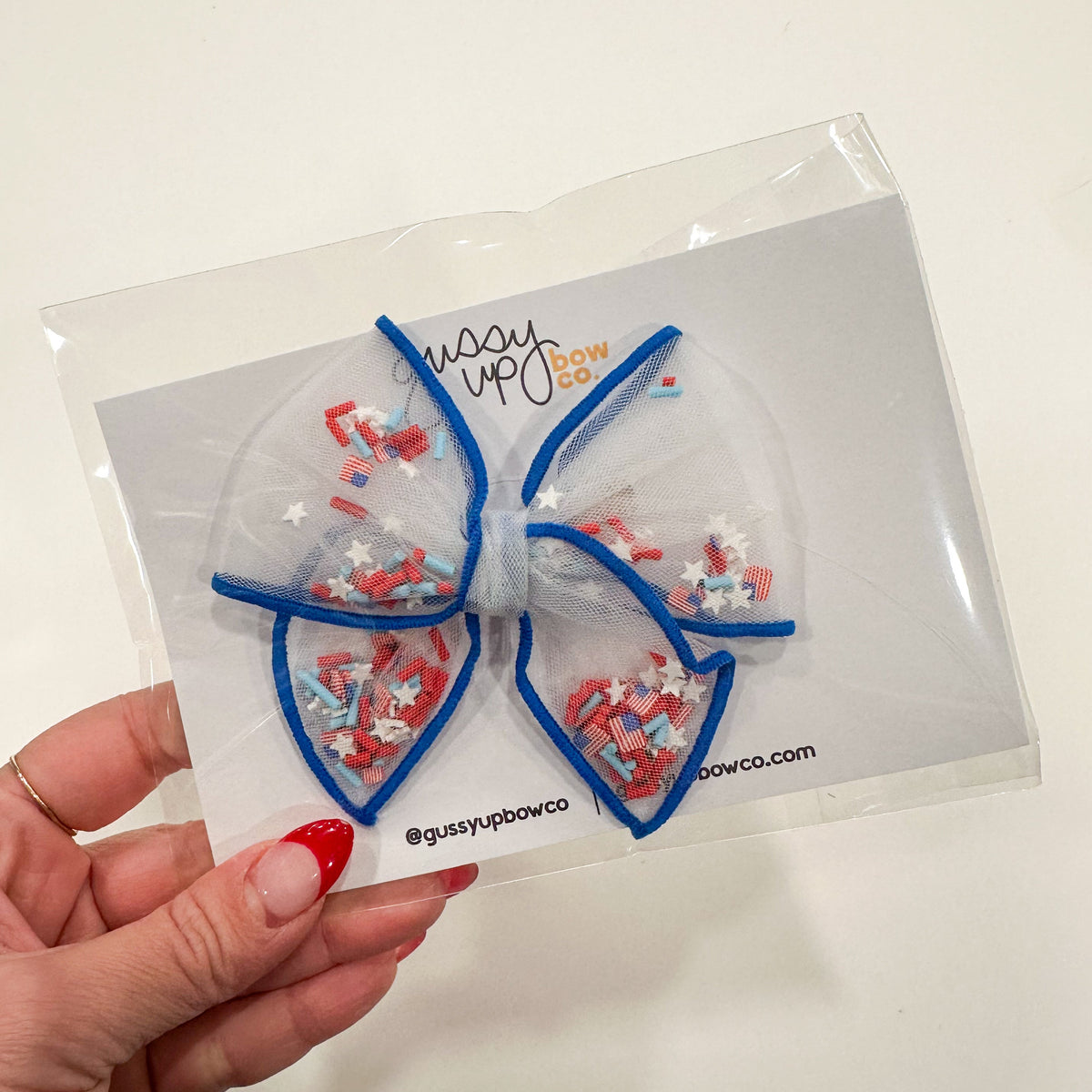 Patriotic Shaker Bow Free Gift