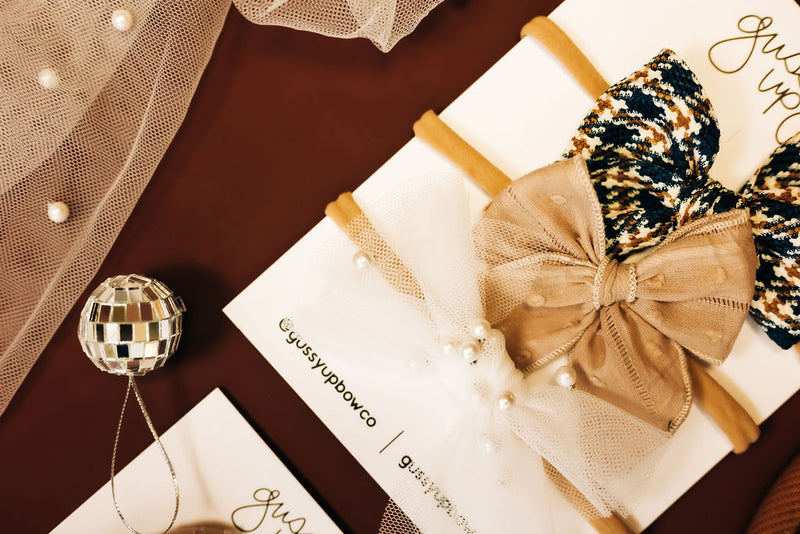 January 25 White Pearl Tulle Mini Bow