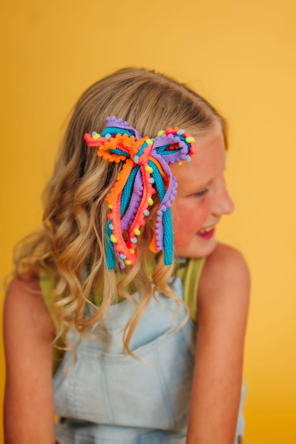 Party People Ribbon Bow