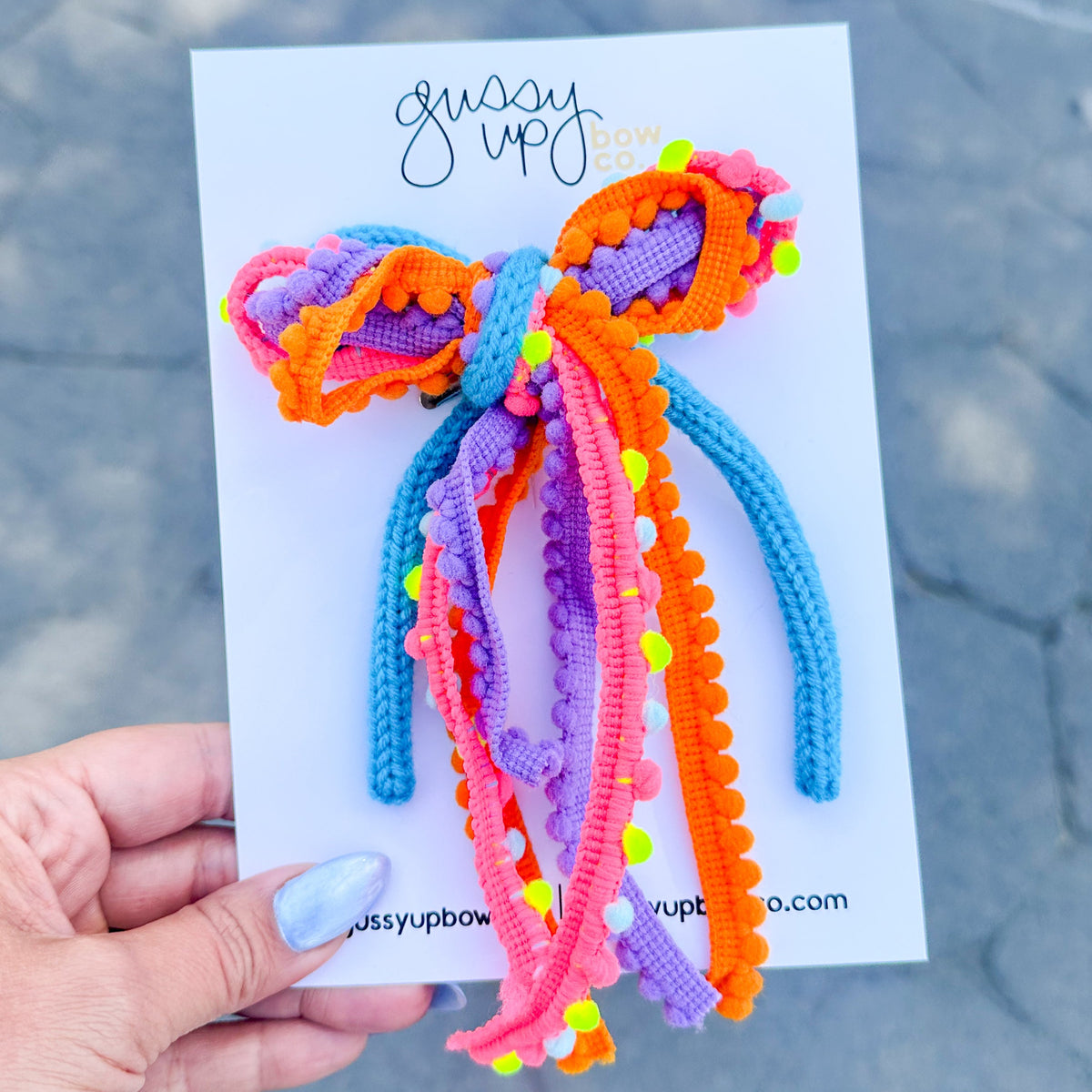 Party People Ribbon Bow