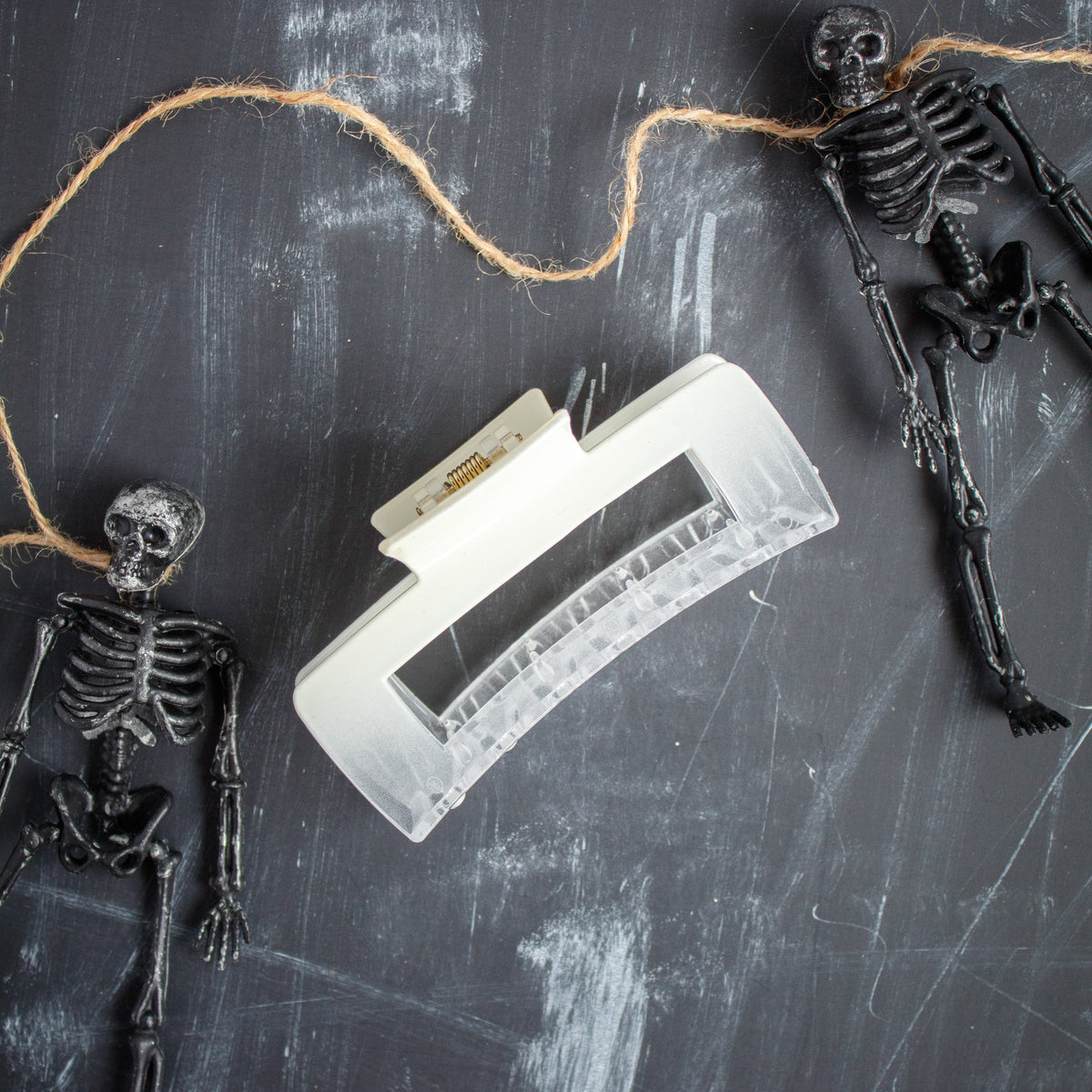 White Color Block Claw Clip | Halloween 24 Collection